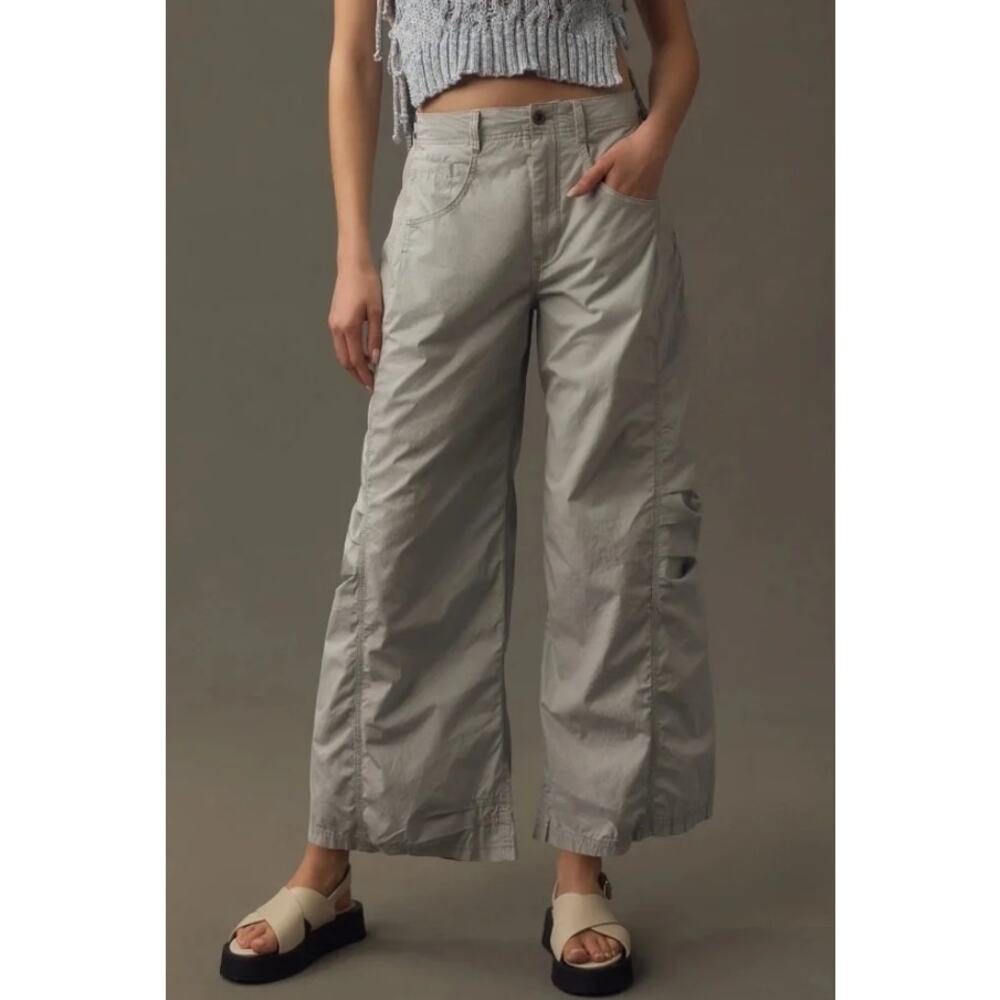 Pilcro Wide-Leg Cargo Pants in Light Gray